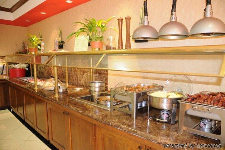 Holiday Inn Hotel Atlanta-Northlake, A Full Service Hotel Restaurante foto