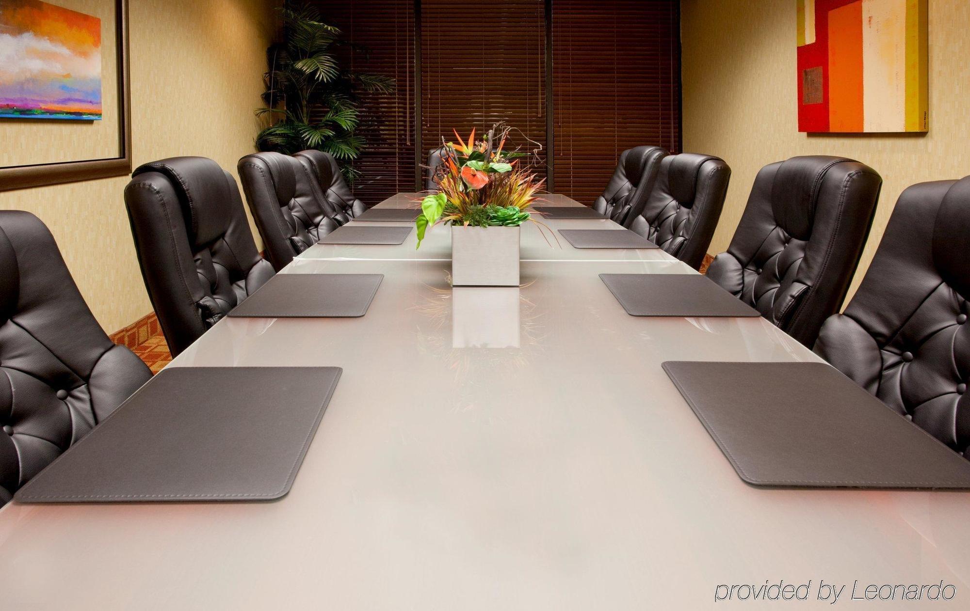 Holiday Inn Hotel Atlanta-Northlake, A Full Service Hotel Tucker Facilidades foto